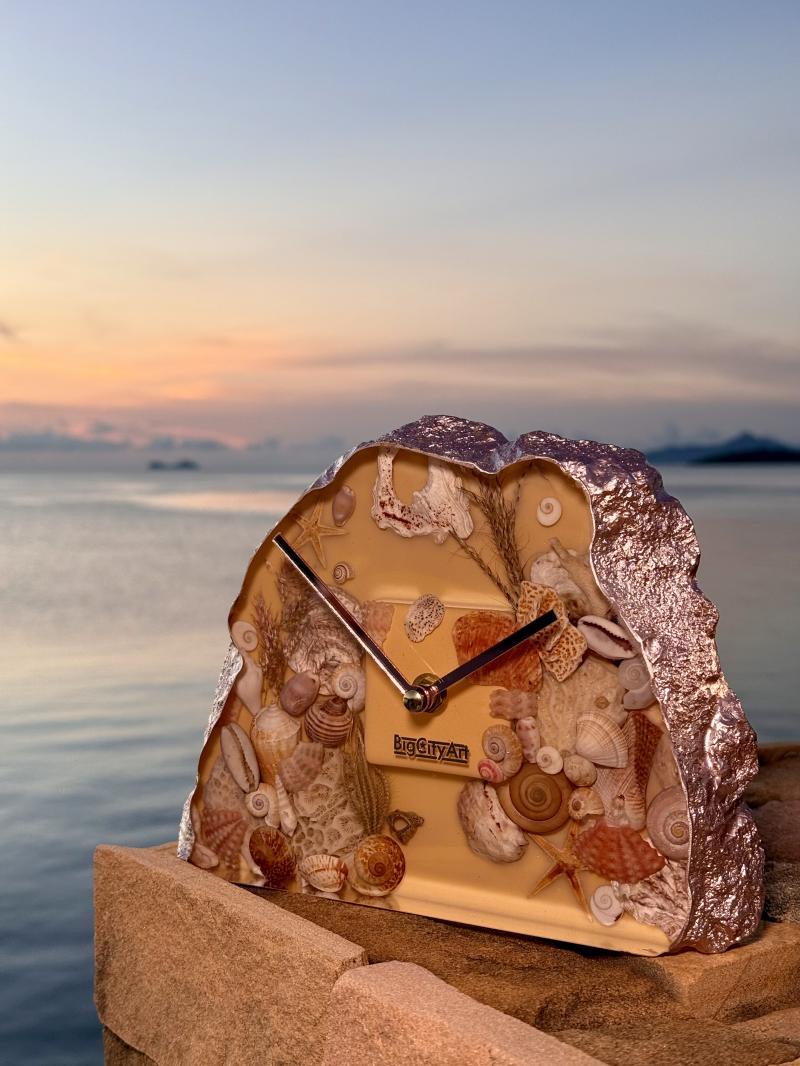 027 Seashell Resin Table Clock – Island Time from Koh Samui