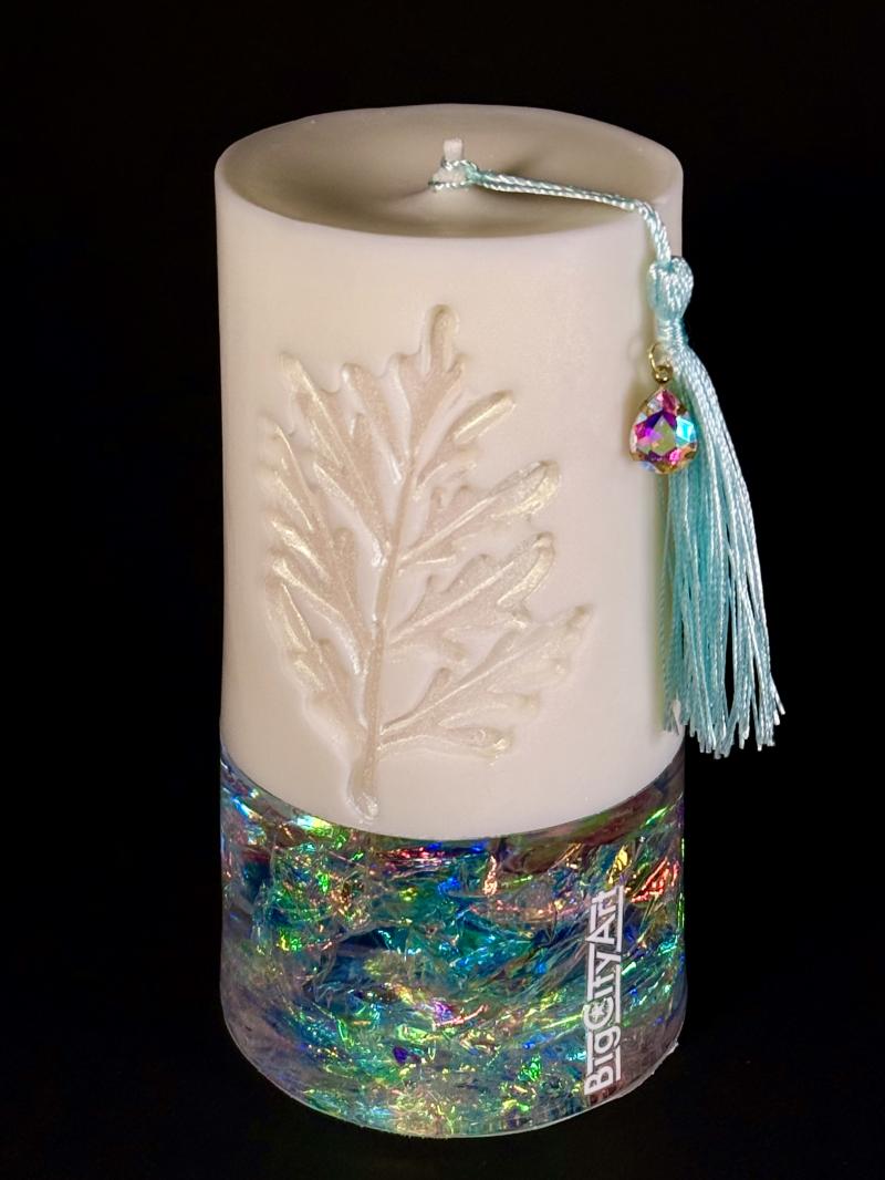 035 Iridescent Soy Candle with Leaf Relief in Epoxy Base