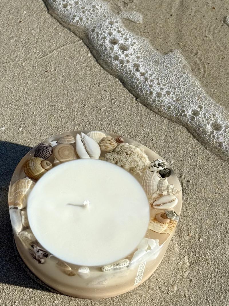 042 Seashell Soy Candle in Epoxy Resin Jar – Beach Decor from Samui