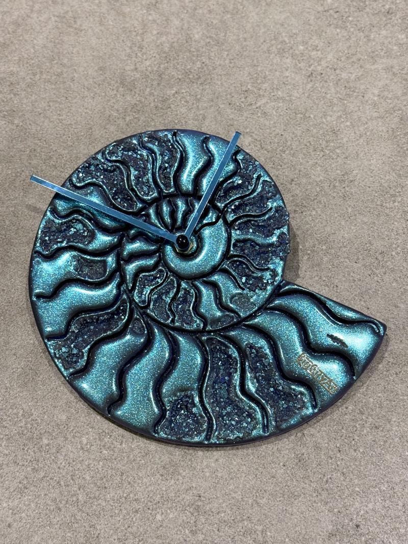 114 Epoxy resin wall clock