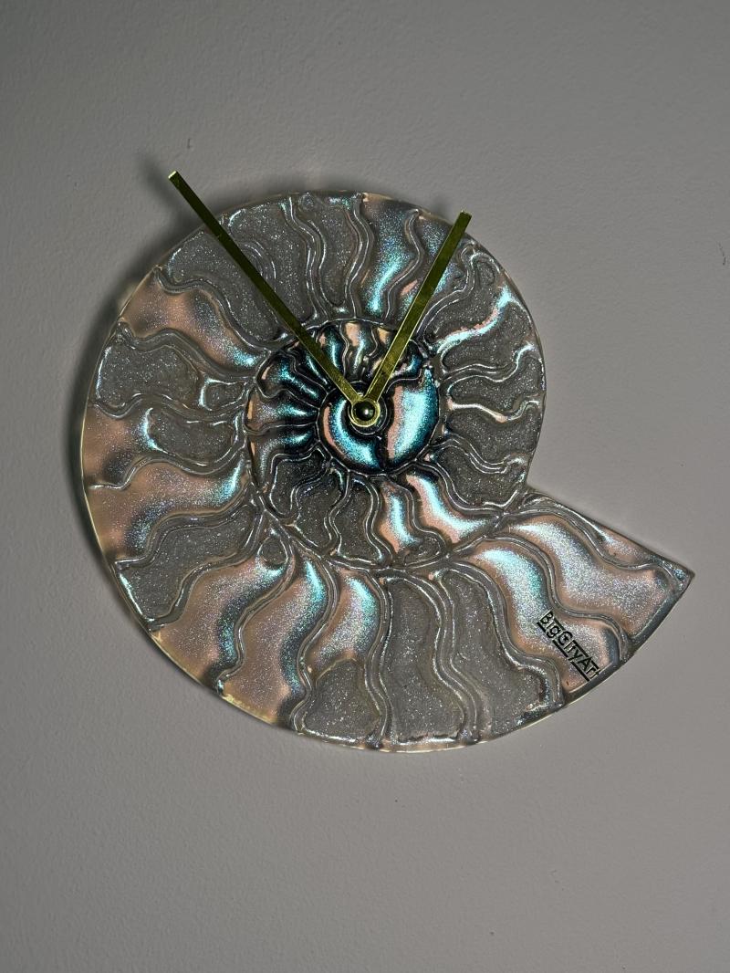 115 Epoxy resin wall clock