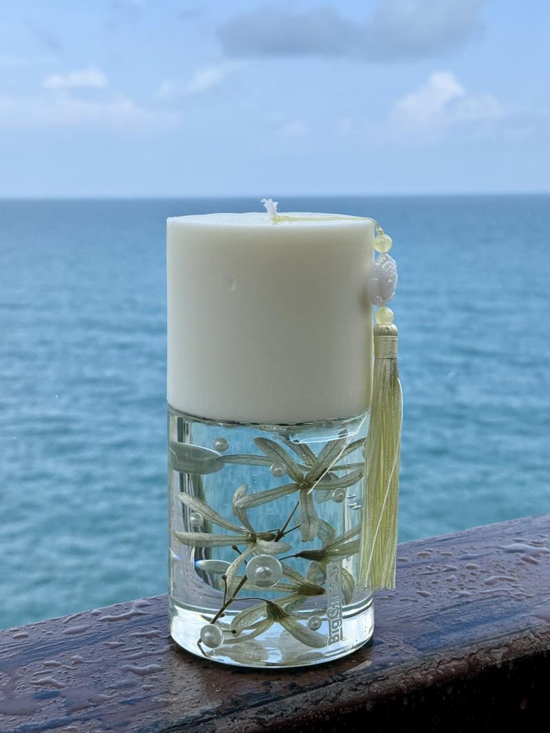 117 Soy candle and epoxy resin