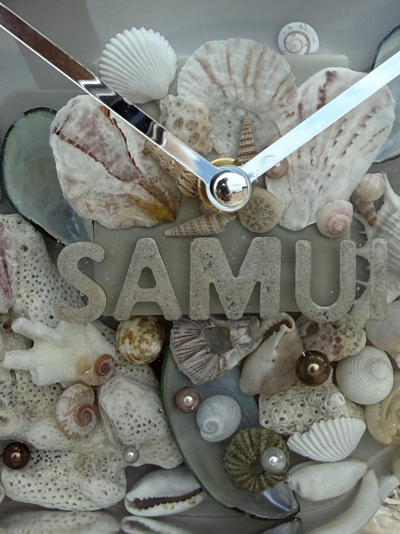 139 Table clock